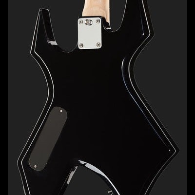 Guitarra elétrica preta angular com braço em madeira clara vista de trás