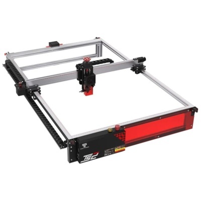 Máquina CNC para corte ou gravação laser com estrutura metálica cinza e preta e painel vermelho