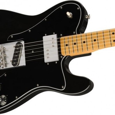 Guitarra elétrica preta com braço claro e botões pretos