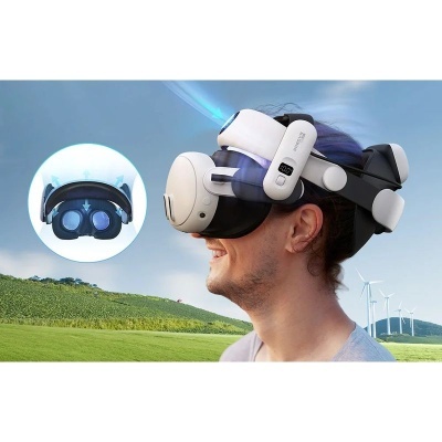 Headset de realidade virtual branco e preto usado ao ar livre