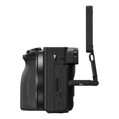 Câmara fotográfica preta com ecrã LCD articulado aberto vista lateral