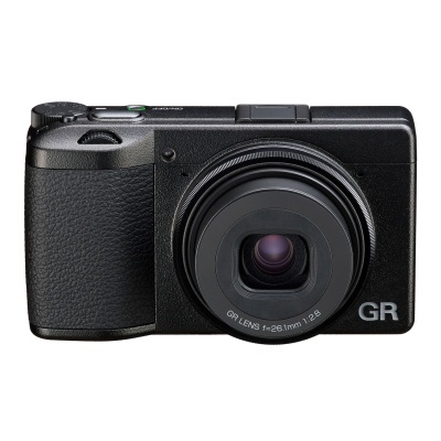 Câmara fotográfica compacta preta com lente frontal