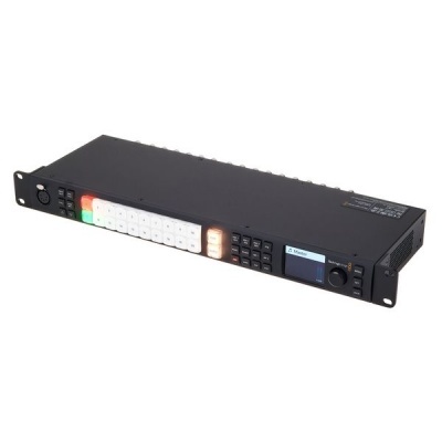 Equipamento eletrônico rackmount preto com botões iluminados e display digital