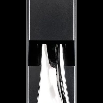 Pedal metálico prateado e preto com logo M GEAR