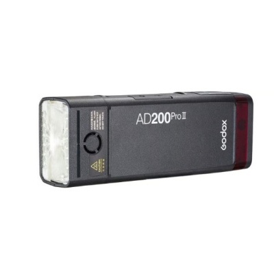 Flash para fotografia Godox AD200 Pro II preto com painel frontal branco e painel vermelho lateral