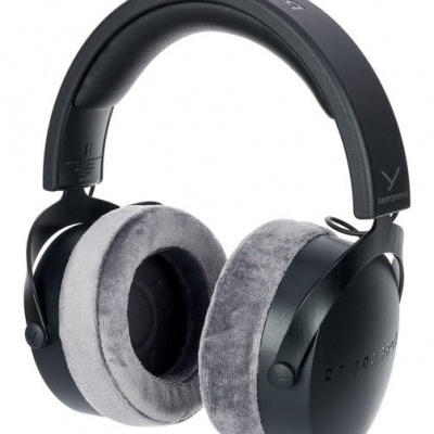 Auriculares pretos DT 700 PRO X com almofadas cinza