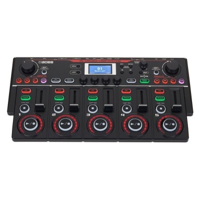 Console de áudio BOSS GT-1B preto com 5 pedais e ecrã azul central