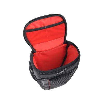 Bolsa preta para câmeras com interior vermelho aberta