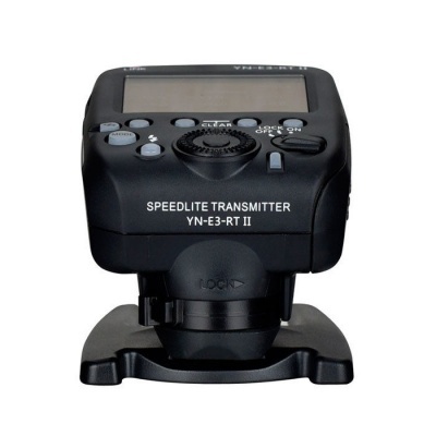 Transmissor Speedlite YN-E3-RT II preto com botões e ecrã digital