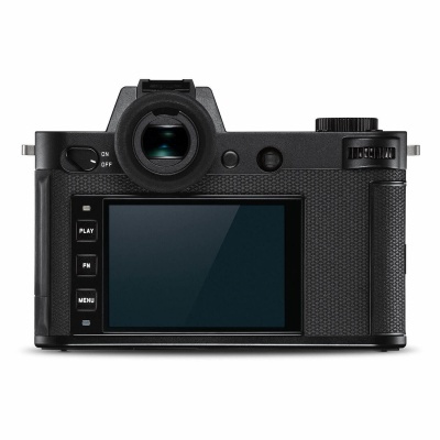 Câmara fotográfica digital preta vista de trás com ecrã e botões