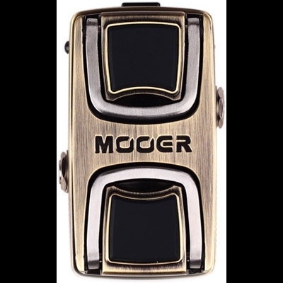 Pedal de efeitos para guitarra Mooer metálico dourado envelhecido com pedais pretos