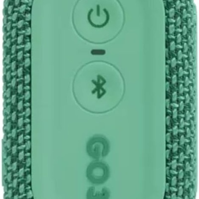 Comando verde em tecido com botões de energia e Bluetooth e texto GO 3