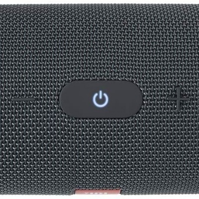 Coluna portátil preta com botões no centro