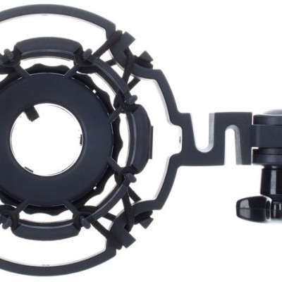 Suporte preto para microfone com estrutura circular e peça ajustável.