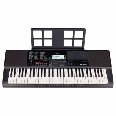 Teclado musical Casio CTK-700 com 61 teclas e suporte para partituras preto