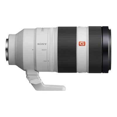 Objetiva Sony branca com elementos pretos e logotipo G