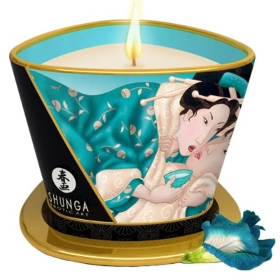 Vela aromática em copo decorativo azul e preto com ilustração estilo Shunga e flor azul