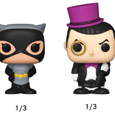 Duas figuras Funko Pop de Catwoman e Charada em fundo branco