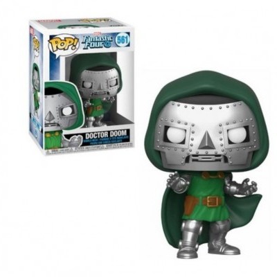Figura Funko Pop! Doctor Doom com máscara metálica, capa e roupa verde ao lado da caixa.