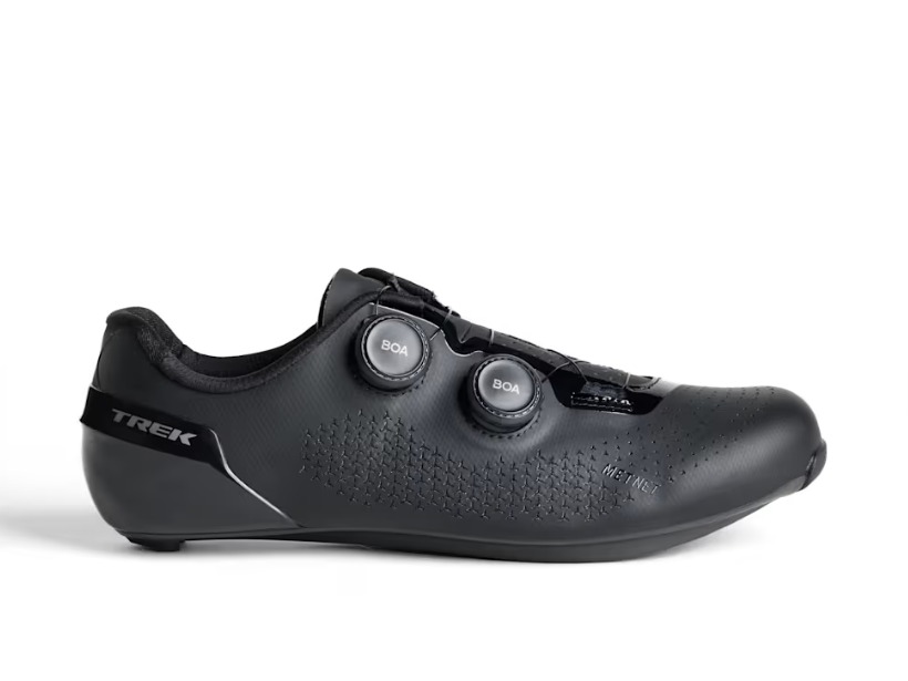 Sapatos de estrada Trek Velocis Preto Sapatilha de ciclismo preta TREK com fecho BOA e textura perfurada