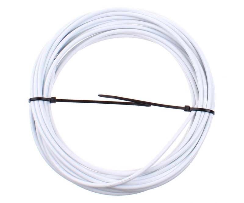 Cabo branco enrolado e preso com fitas pretas