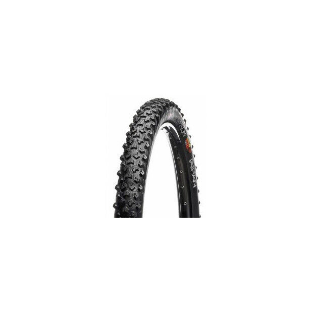 Pneu preto para bicicleta com relevo e marca MAXXIS