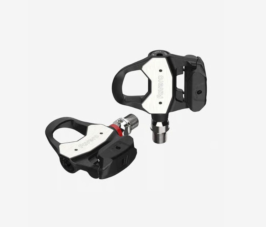Pedais Estrada Assioma PRO RL-1 - LOOK Par de pedais de bicicleta Favero preto e prateado em fundo branco