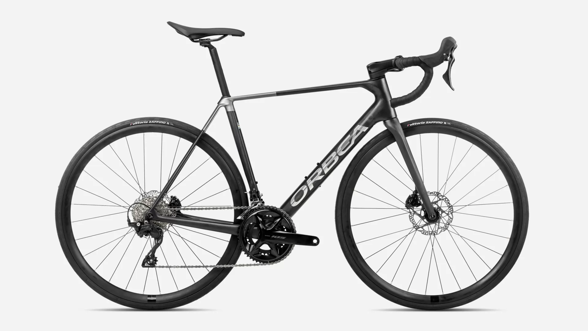 Orca Serviço M30 Cinza Carbon T 57 Bicicleta de estrada preta e cinza com travões de disco e pneus Vittoria Zaffiro