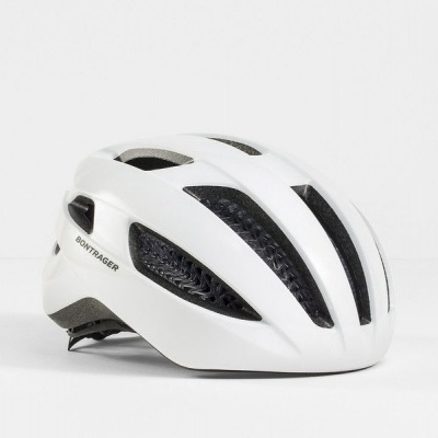 Capacete de bicicleta branco com aberturas pretas