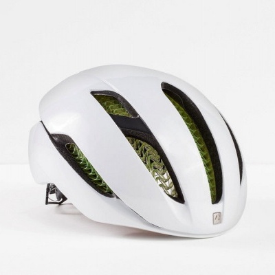 Capacete de ciclismo branco com ventilação e interior verde