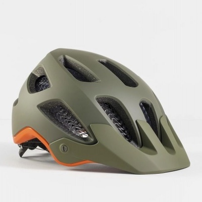 Capacete de ciclismo verde-oliva com detalhes laranja e aberturas de ventilação