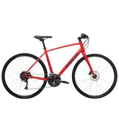 Bicicleta de estrada vermelha com detalhes pretos