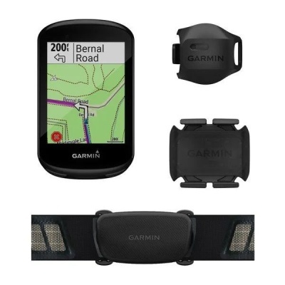 Dispositivo GPS Garmin preto com ecrã colorido e acessórios no fundo branco