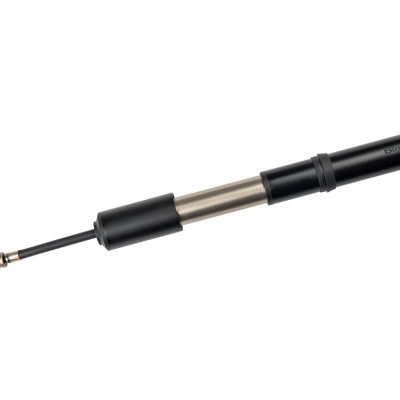 Bomba portátil para bicicleta em metal e plástico preto com texto 'TOPEAK'