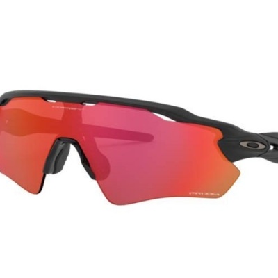 Óculos desportivos com lentes espelhadas vermelhas e armação preta