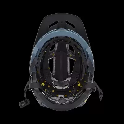 Capacete preto e azul visto de cima com interior acolchoado