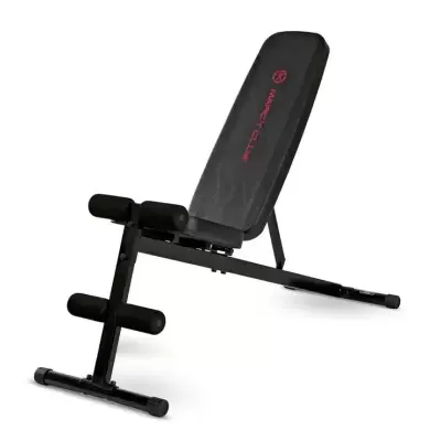 Banco de musculação ajustável preto com texto MAKEY CLUB vermelho no encosto