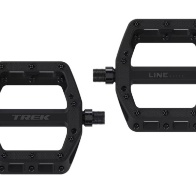 Par de pedais pretos para bicicleta com inscrições TREK e LINE