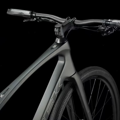 Bicicleta estrada quadro cinza fosco guiador reto preto