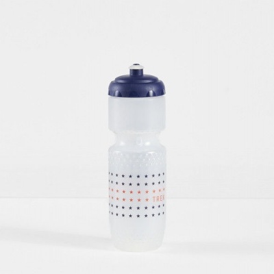 Garrafa desportiva plástica translúcida com tampa azul e padrão de triângulos