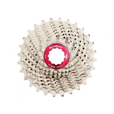 Cassete de bicicleta metálica prateada com anel central vermelho SunRace