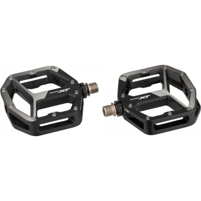 Pedais de bicicleta planos em metal preto com detalhes cinza e texto XT