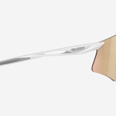 Óculos de sol desportivos com armação branca e lentes espelhadas douradas