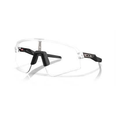 Óculos desportivos com lentes transparentes e armação preta