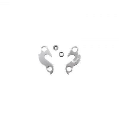 Patilhas metálicas prateadas e anéis de metal sobre fundo branco