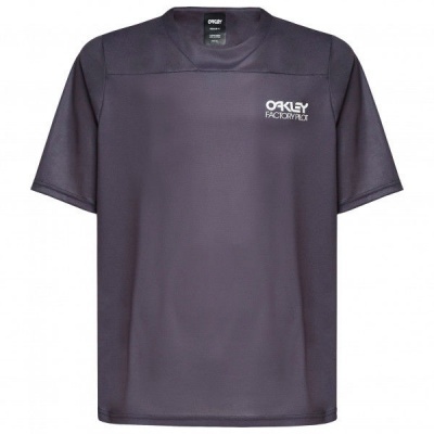 T-shirt cinzenta escura com texto ORGEY FACTORYFEST no peito esquerdo