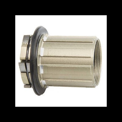 Corpo de cubo de roda em metal prateado com junta de borracha preta e porca de metal