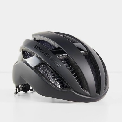 Capacete de ciclismo preto com aberturas de ventilação