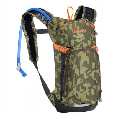 Mochila camuflada de hidratação Camalbak com tubo azul e alças acolchoadas
