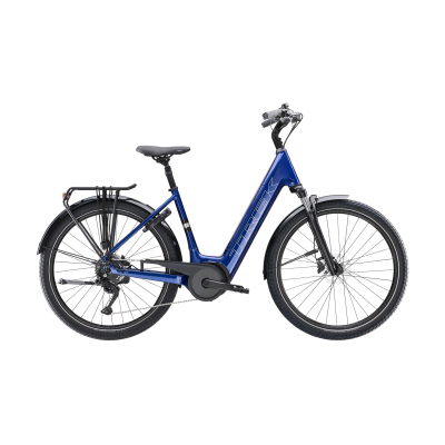Bicicleta elétrica azul com pneus pretos e bagageira traseira
